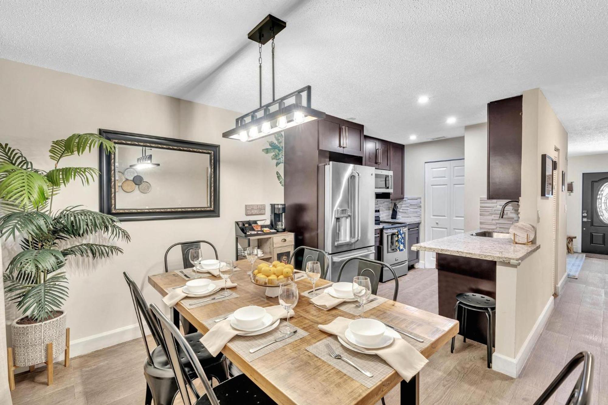 Estelo'S Place - Modern Townhouse With King Bed, Only 5 Min From The Airport! Miami Buitenkant foto